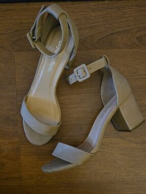Cityclassified Taupe 2.75" Block Heel Ankle-Strap Sandals Faux Suede Sz 7.5 EUC